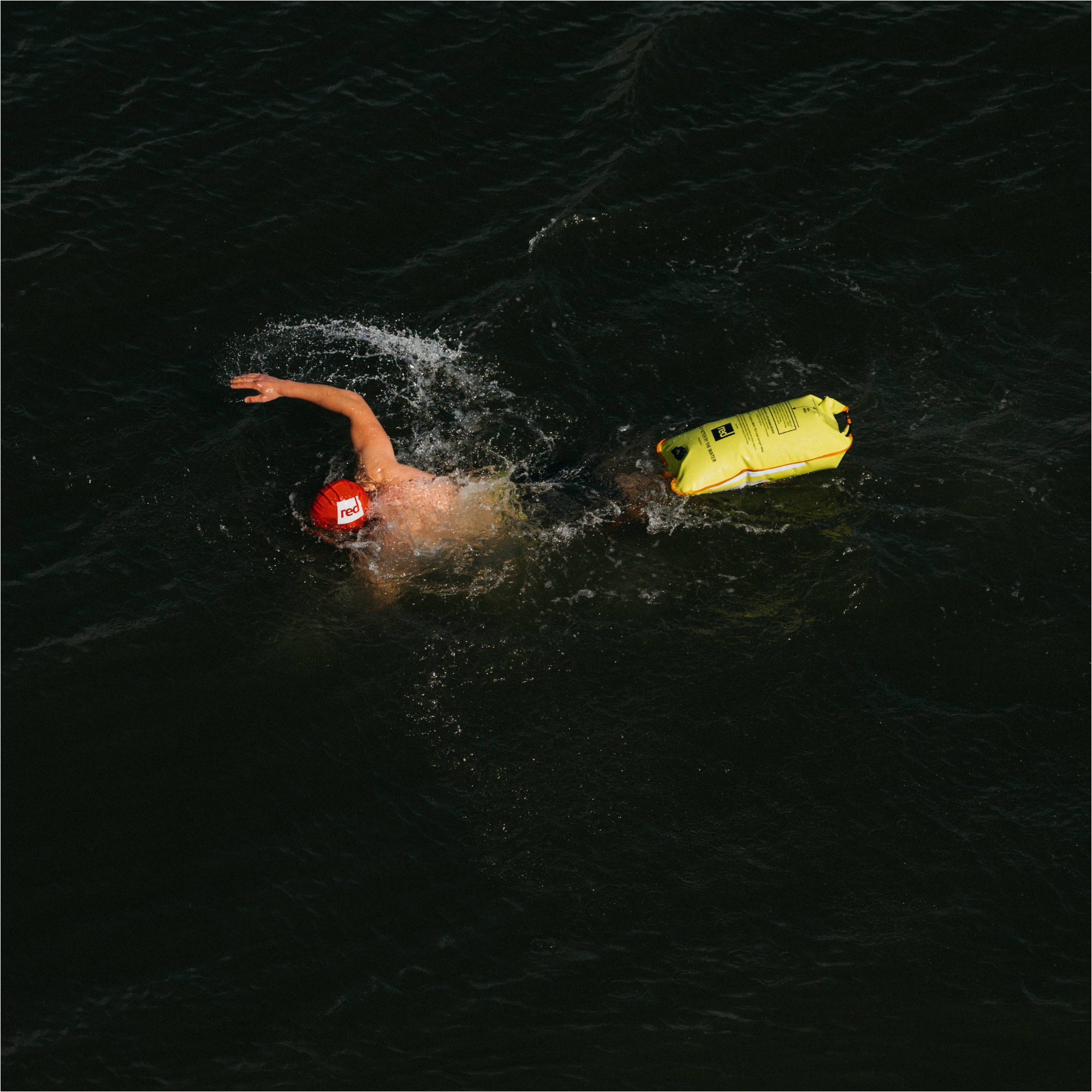 2026 Red Paddle Co 2 In 1 Reversible Tow Float 005-010-001 - Admiral Blue / Neon Yellow